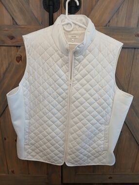 Maurices (Never Worn) 3XL White Quilted Zip-Up Vest